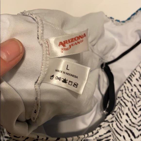 Arizona swimsuit - Picture 3 of 3